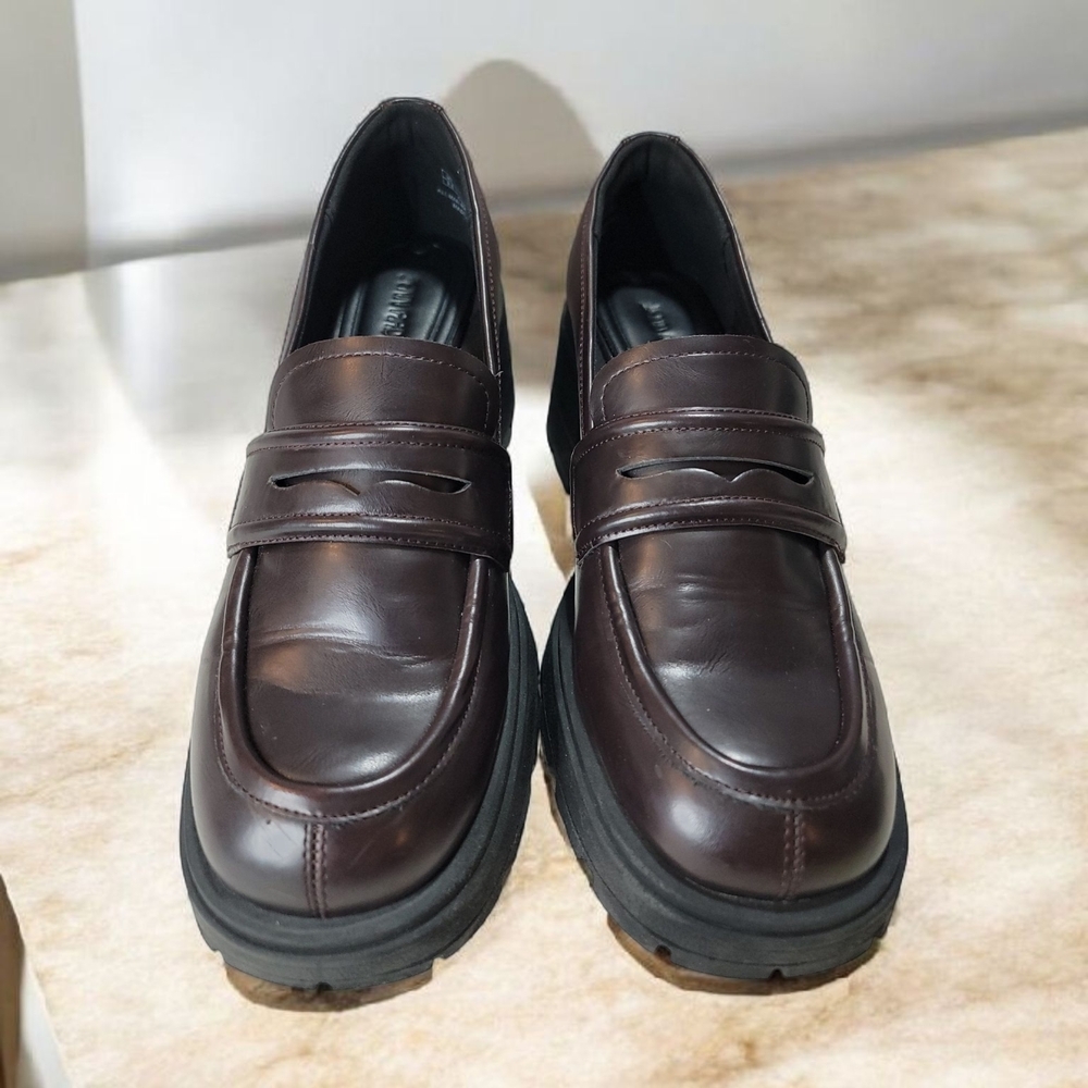 Jenn Ardor Womans Size 9.5 Stylish Brown Loafers. Penny Loafers Style.